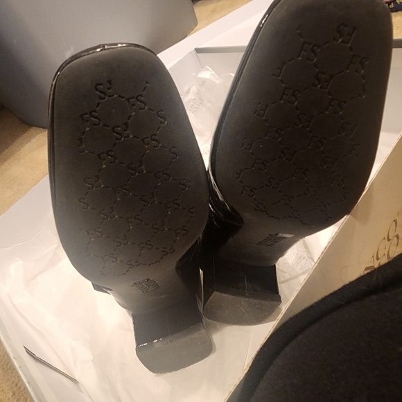 Mid high boots - Picture 4 of 5